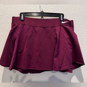 Women’s Nike Dry slim fit tennis skirt (tags on)